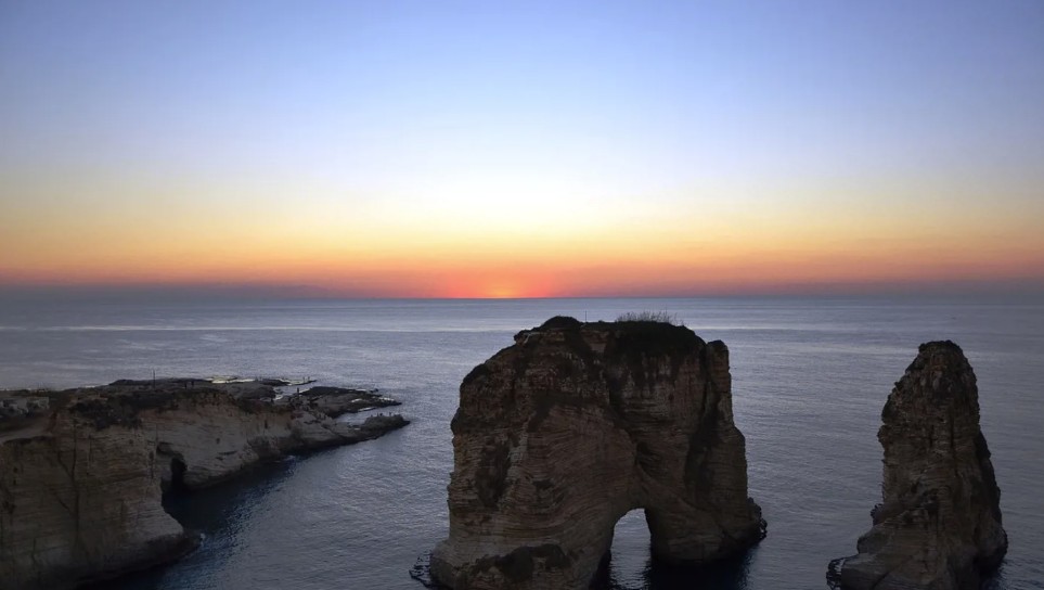 الروشة في بيروت (وكالات)