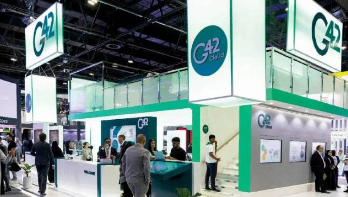 رُكن شركة «جي 42» في معرض جيتكس التقني العالمي بدبي (غيتي)