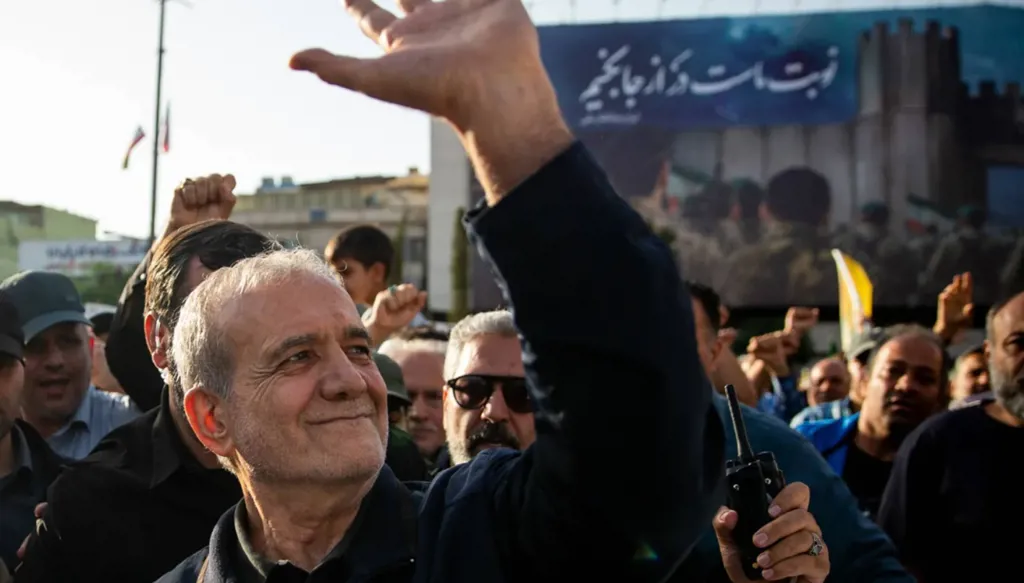 للمرّة الأولى... مواقع إيرانية تنشر فيديو يوثّق لحظة محاولة إسرائيل اغتيال الرئيس بزشكيان