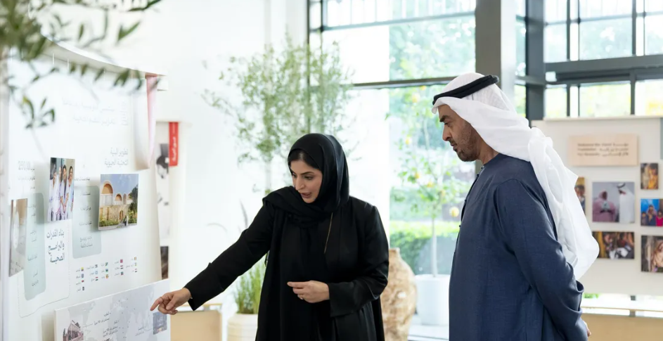 بن زايد متفقداً المؤسسة (انترنت)