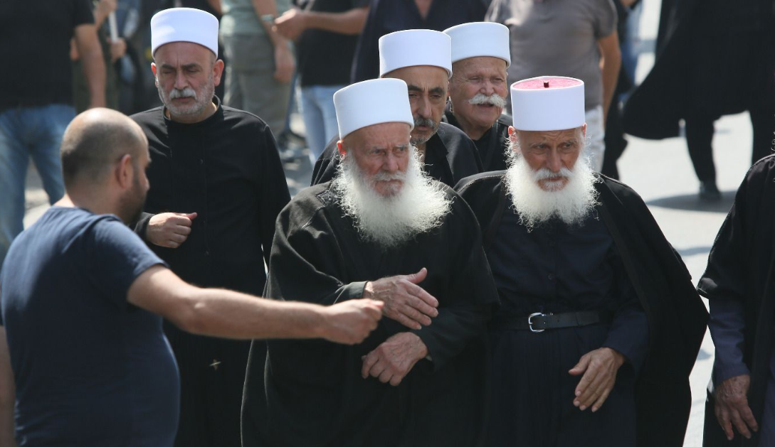 جانب من الحضور في الوقفة التضامنية بعاليه (انترنت).