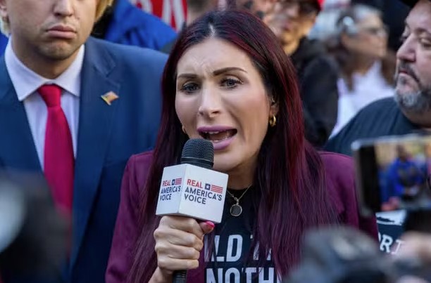 لورا لومر (وكالات)