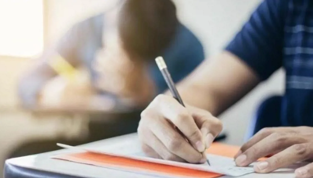 متى موعد صدور نتائج الامتحانات الرسمية لشهادة الإجازة الفنية؟
