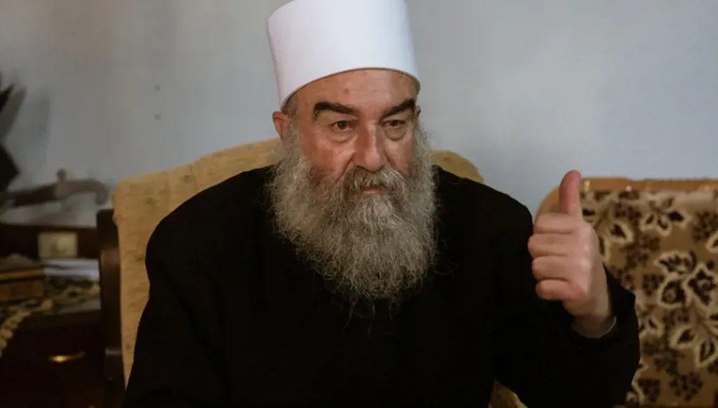 الشيخ الهجري يُطالب الأمم المتحدة بالتدخّل: صبرنا كثيراً ولن نصمت أمام استمرار المجازر