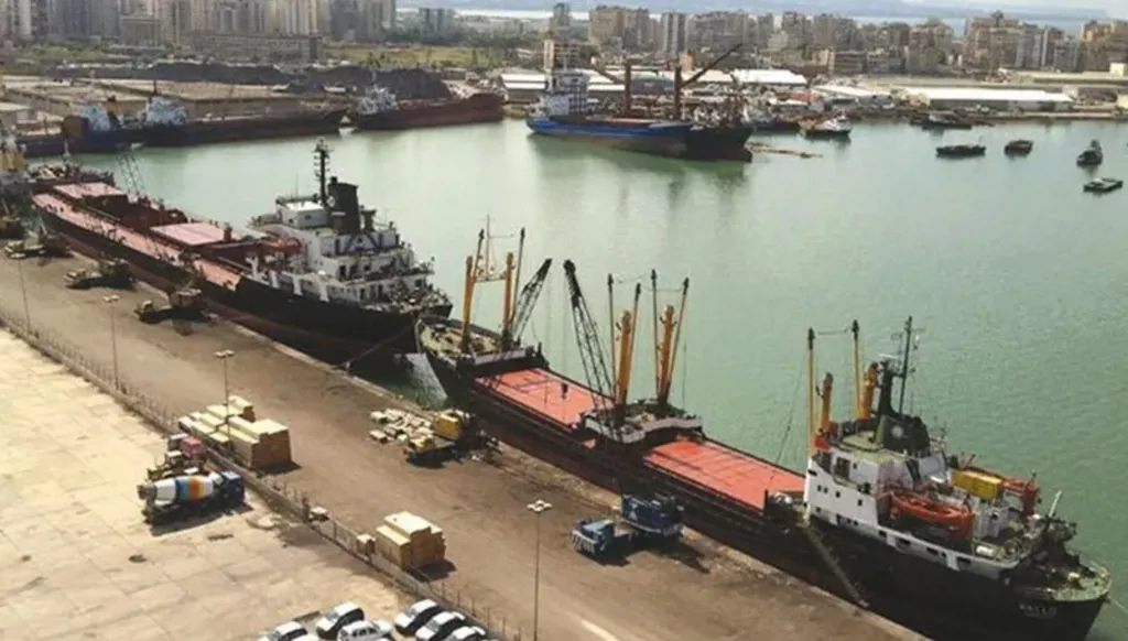 العراق يدرس إمكانية تصدير النفط عبر مرفأ طرابلس اللبناني