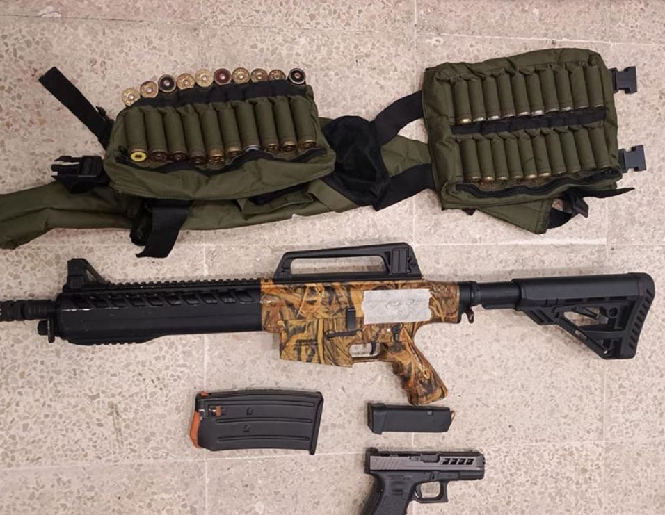 أسلحة تمت مصادرتها (الجيش اللبناني).