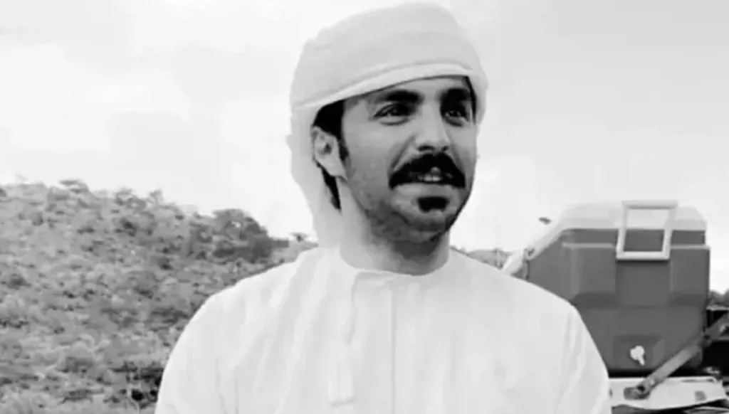 السفارة السعودية تعلق على وفاة الشاعر سعود القحطاني بعد سقوطه من جبل