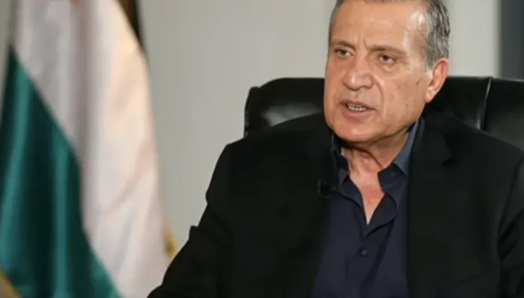 أبو ردينة: بدء تسليم السلاح داخل المخيمات الفلسطينية في لبنان للجيش اللبناني
