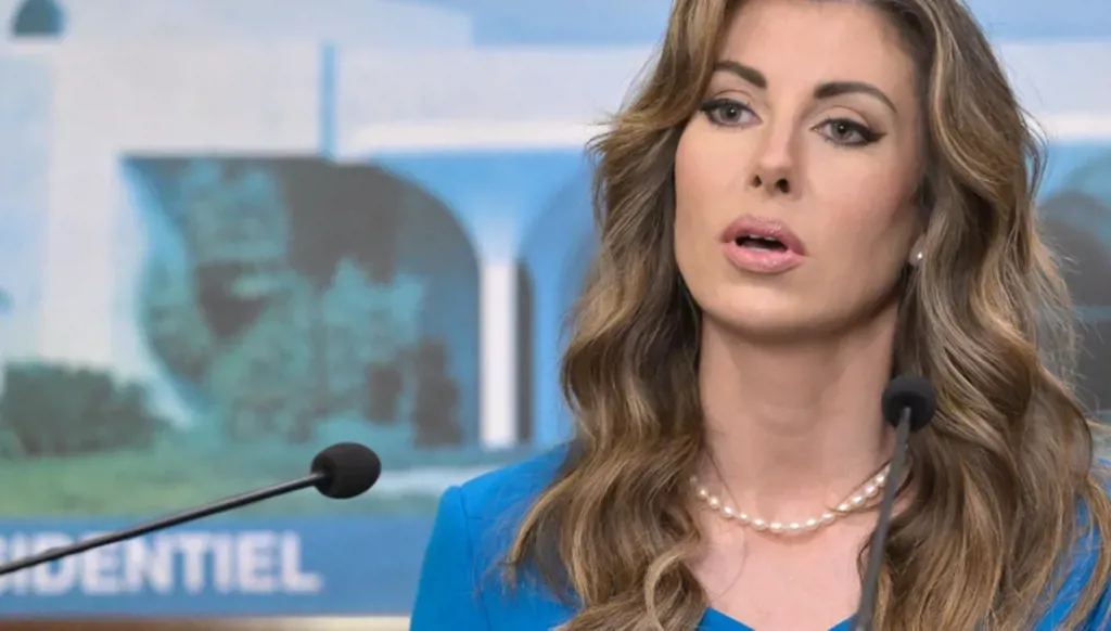 مورغان أورتاغوس و"سيلفي" مع إيلي صعب: الأسطورة