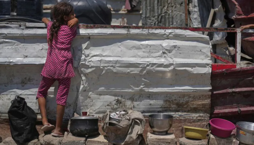 كشف تفاصيل خطّة أميركيّة... تحويل غزّة إلى "منتجع ذكي" وتهجير الفلسطينيين بـ5000 دولار