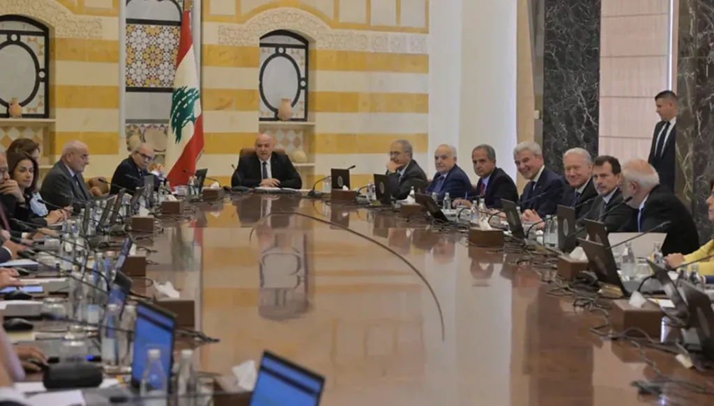 بحضور وزراء الثنائي... الحكومة تناقش خطة السلاح في قصر بعبدا