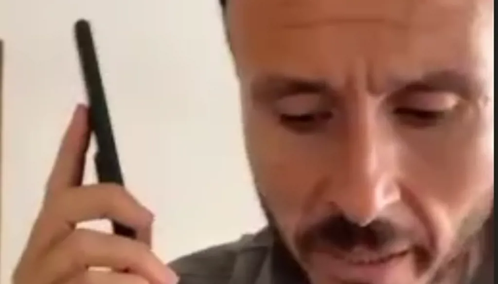 بالفيديو- اتصال إسرائيلي بالصحافي سلامة العوضي قبيل استهداف برج السوسي... ماذا دار بينهما؟