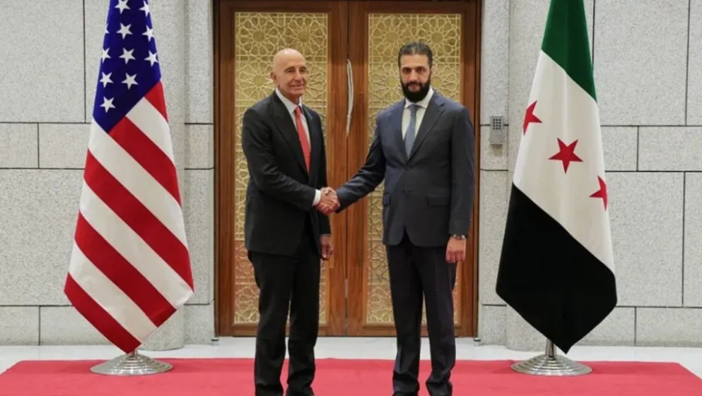 براك خلال زيارته دمشق حيث التقى الشرع (أ ف ب)