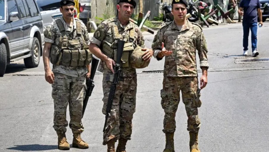 عناصر من الجيش اللبناني (مواقع).