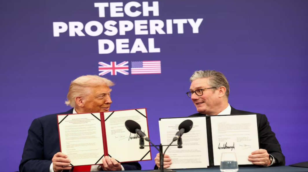 ترامب وستارمر (مواقع)