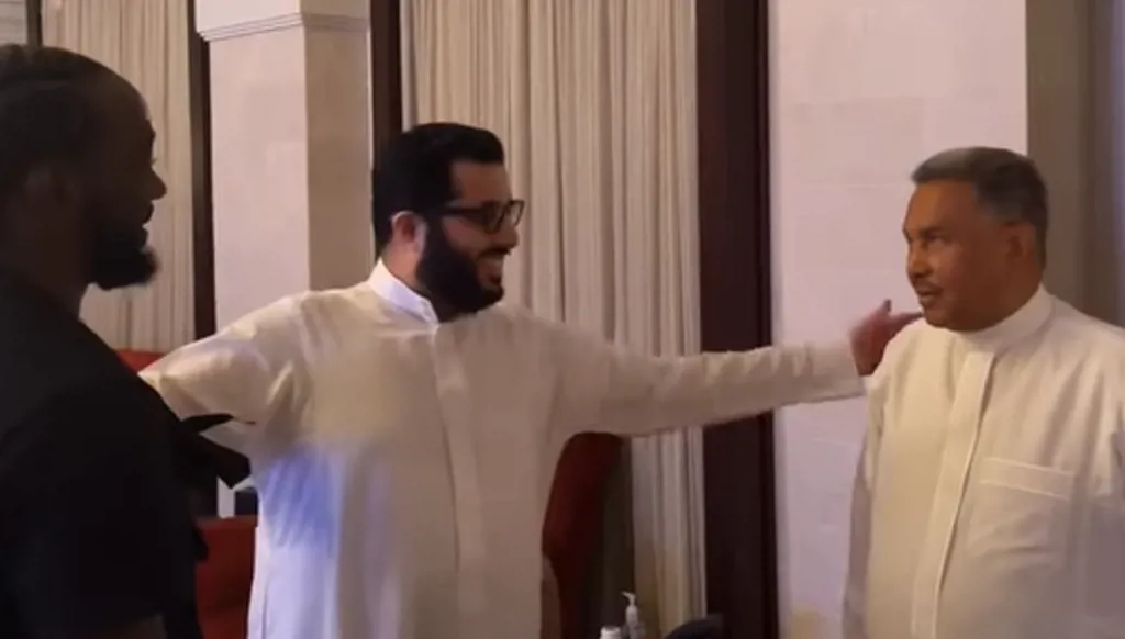 تركي آل الشيخ يجمع محمد عبده وتيرينس كروفورد: لقاء الأساطير (فيديو)