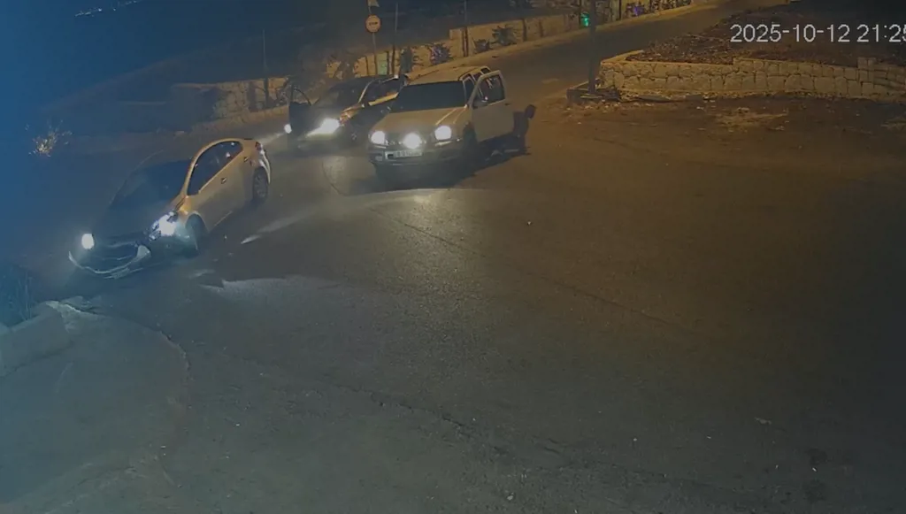 بالفيديو-كمين على طريق الدامور – السعديات يُصيب ضابطاً وعنصراً من استقصاء جبل لبنان