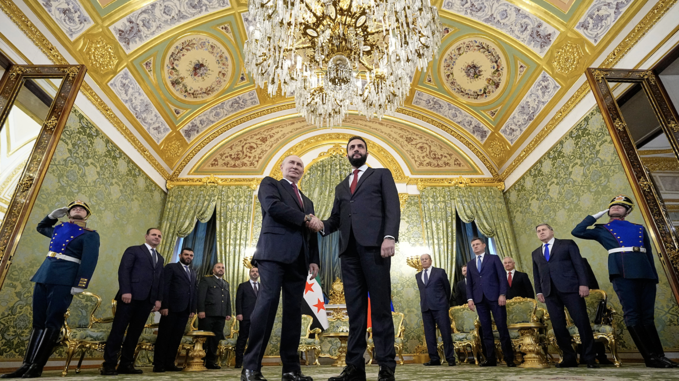 بوتين والشرع (أ ف ب).