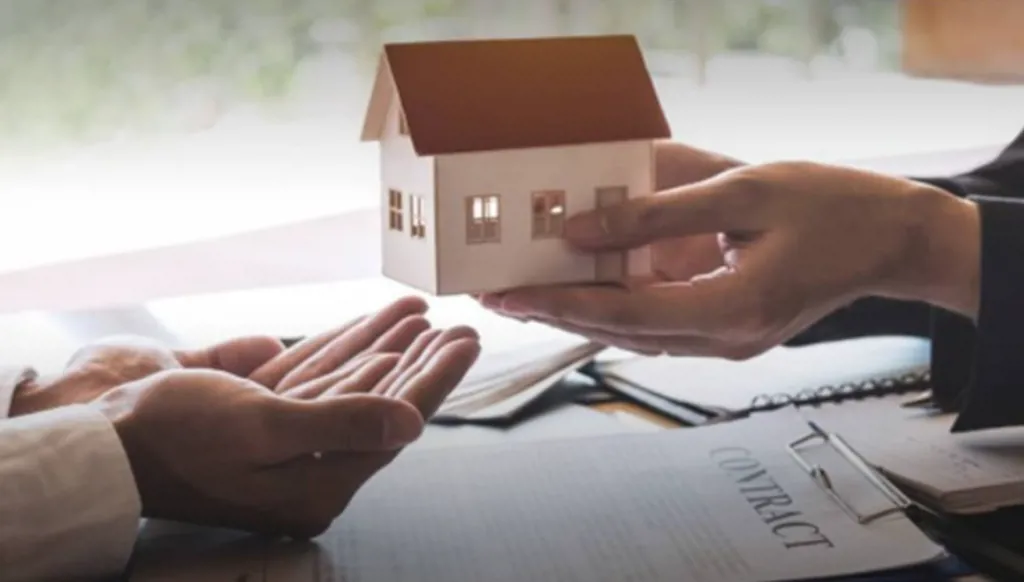 حاولوا الاستيلاء على عقار بقيمة نصف مليون دولار... ما علاقة كاتب العدل؟