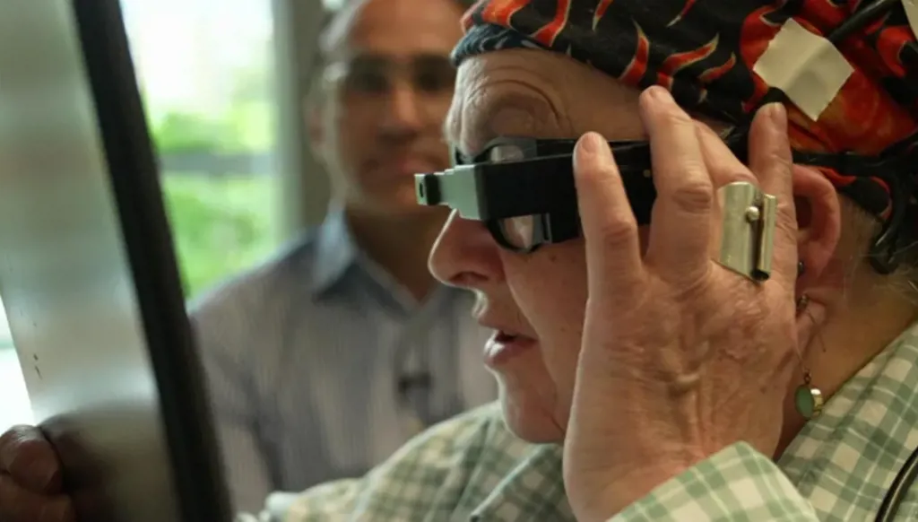 اختراق طبي يعيد الرؤية للمكفوفين… إلا من وُلدوا بلا عصب بصري