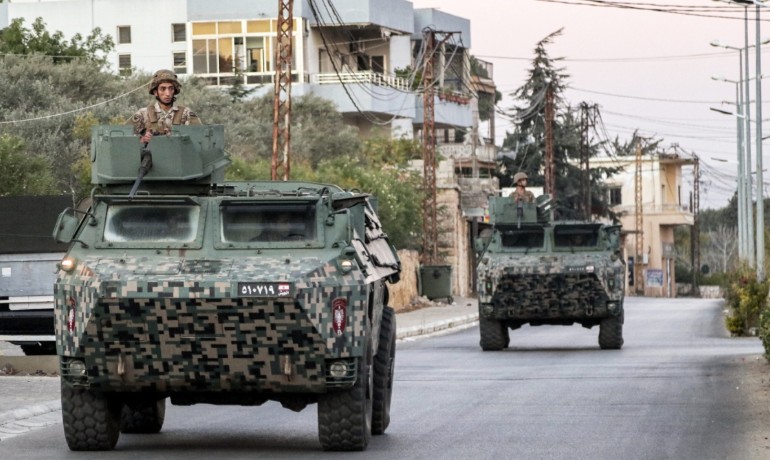 مركبات للجيش اللبناني في منطقة مرجعيون في جنوب لبنان (أف ب)