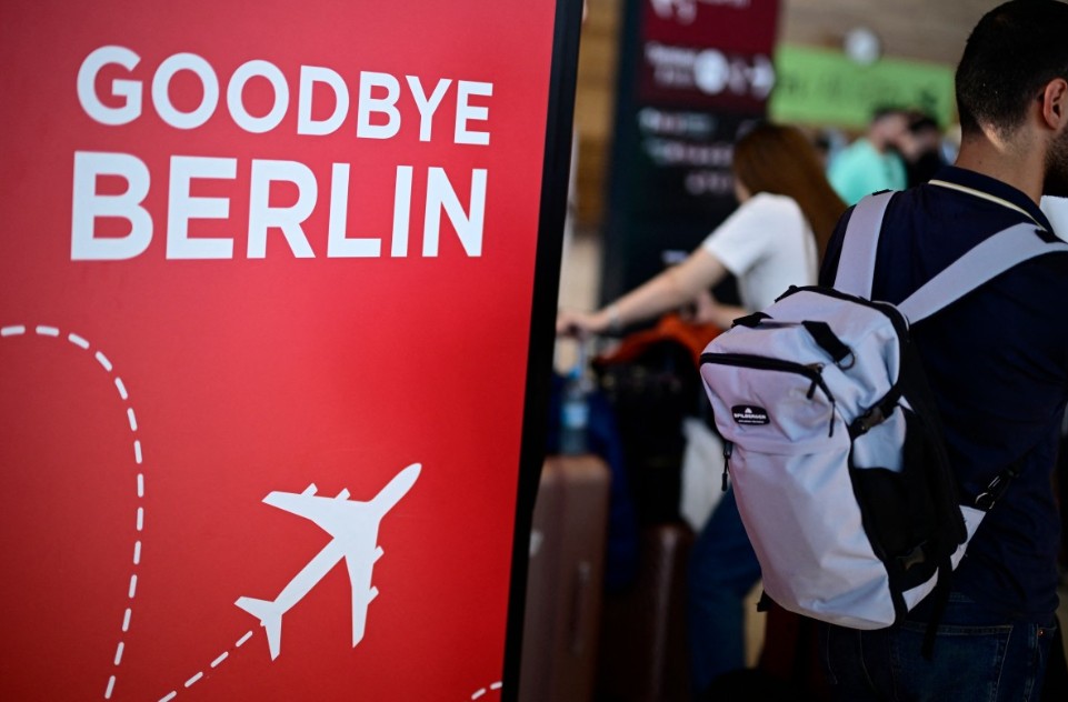 مطار برلين (أ ف ب)