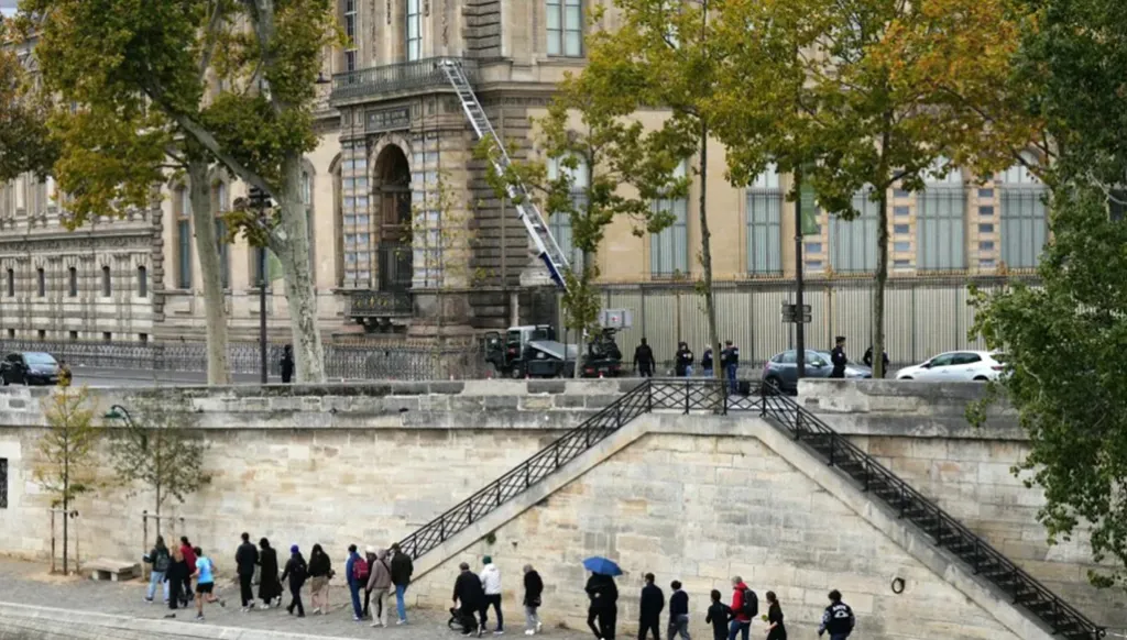 أعلى هيئة تدقيق بفرنسا: إصلاح المشكلات الأمنية بمتحف اللوفر سيحتاج سنوات