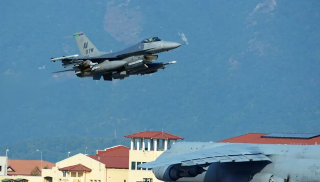 إغلاق حكومي يوقف رواتب الموظفين الإيطاليين في القواعد الأمريكية… روما تطالب بصرفها فوراً