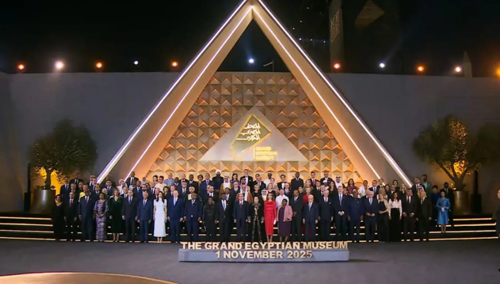 ما الهدية التي قدّمها السيسي لملوك ورؤساء العالم؟