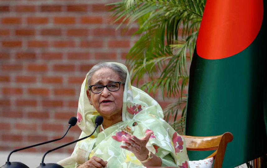 رئيسة الوزراء السابقة الشيخة حسينة (رويترز)