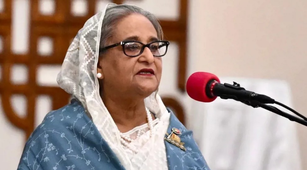 رئيسة الوزراء السابقة الشيخة حسينة (أ ف ب)