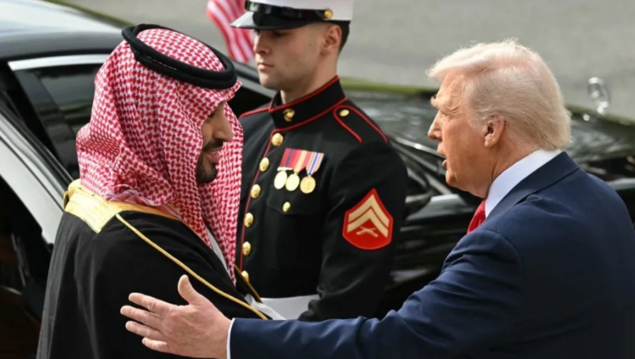 ولي العهد السعودي الأمير محمد بن سلمان والرئيس الأميركي دونالد ترامب في البيت الأبيض (أ ف ب)