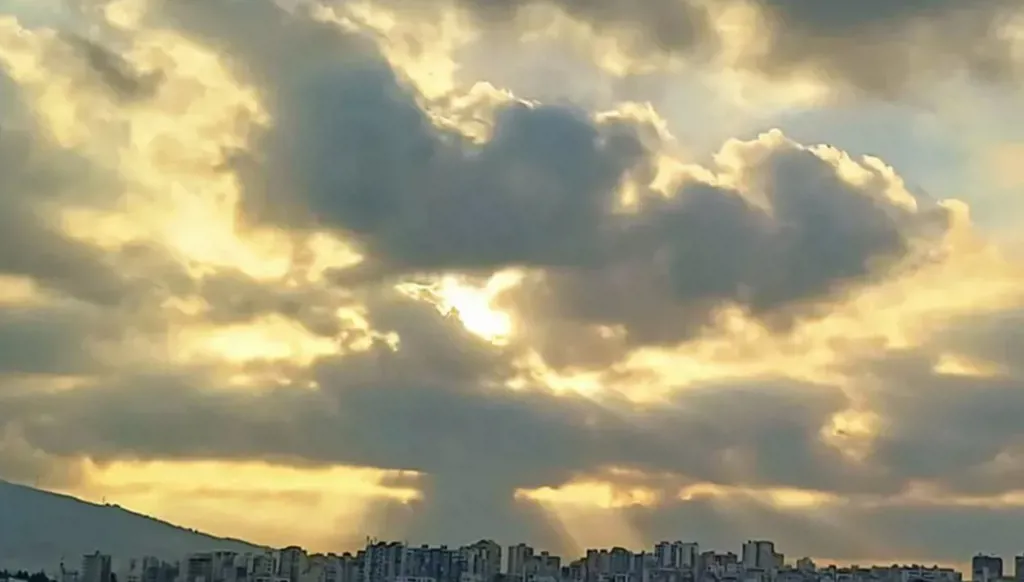 الحرارة تلامس الـ30... كيف يبدو طقس الأيام المقبلة؟