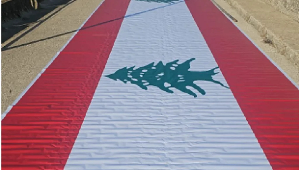 رفع العلم اللبناني على سدّ القرعون مع تعزيز النظام البيئي (فيديو وصور)