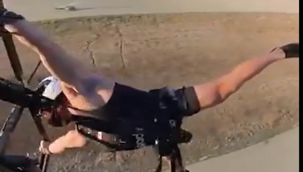 لبناني يدخل موسوعة غينيس… سامر ماضي يحقق إنجازاً مذهلاً على طوافة الجيش (فيديو)