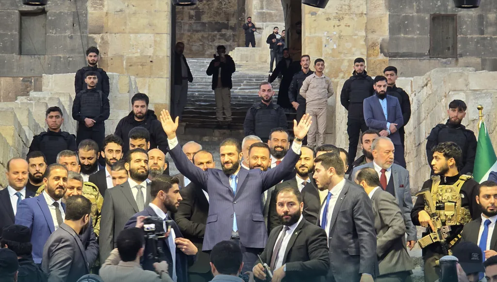 "تاريخ جديد يُرسم"... الشرع: تحرير حلب بداية طريق طويل نحو البناء والإعمار