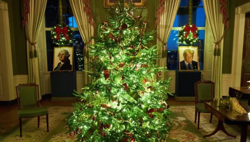 ميلانيا ترامب تكشف زينة الميلاد في البيت الأبيض: "الوطن هو القلب"