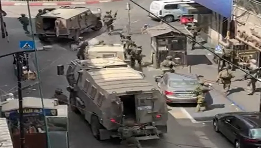 عملية طعن شمالي رام الله تُسفر عن إصابة مستوطنين ومقتل المنفّذ