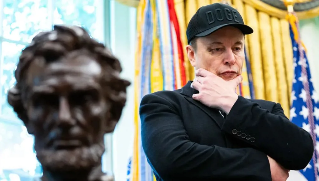 إيلون ماسك: يجب تفكيك الاتحاد الأوروبي!