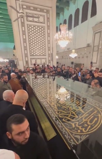 قطعة من ستار الكعبة (إكس)