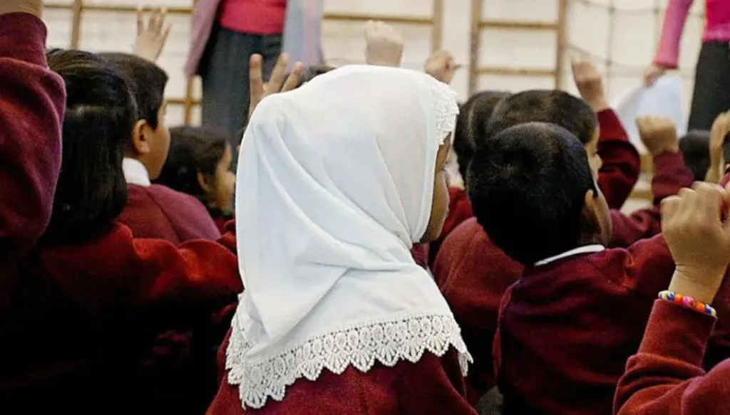 البرلمان النمساوي يقر حظر حجاب الرأس في المدارس