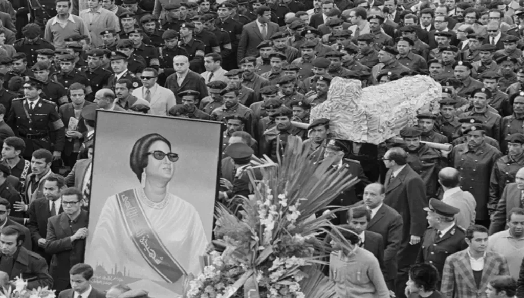 When stars pass: How the public sanctifies icons