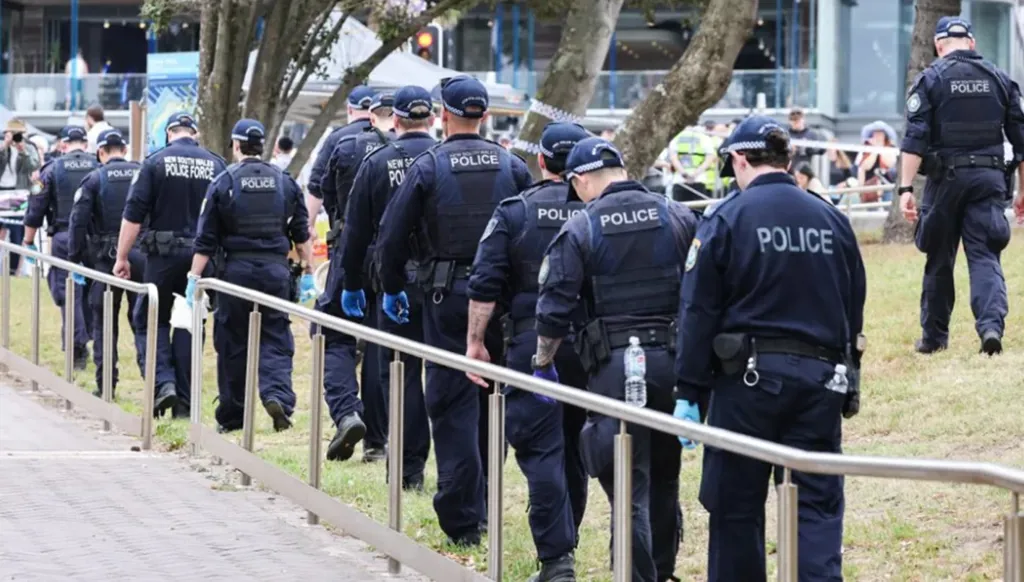 أستراليا... إشادة بشجاعة رجل وزوجين قُتلوا أثناء التصدي لمهاجمي شاطئ بونداي