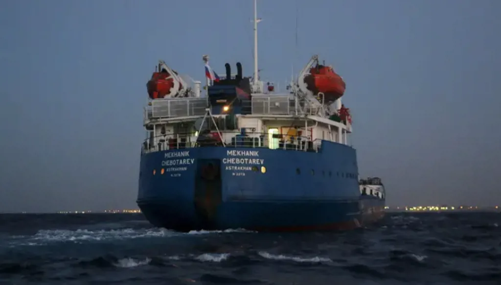 الاتحاد الأوروبي يفرض عقوبات على 41 سفينة من "أسطول الظل" الروسي