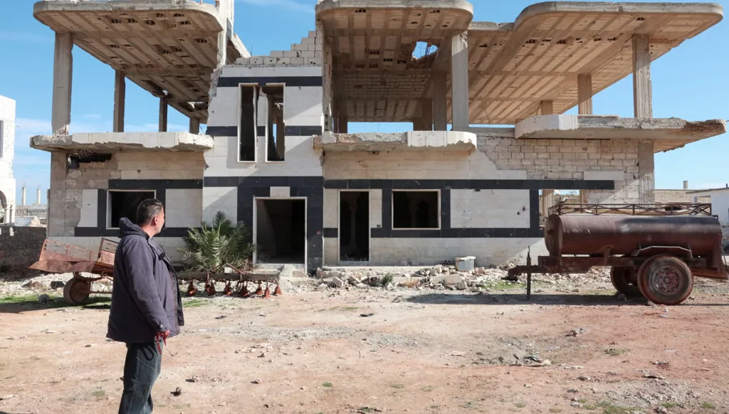 "الغارديان": من أنقاض سوريا إلى بوندي… قصة أحمد الأحمد