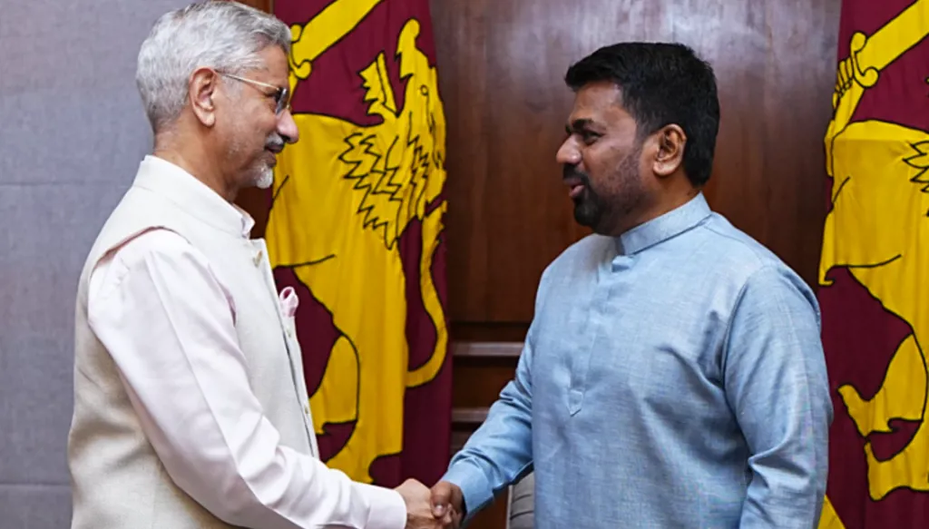 بعد الإعصار المدمّر... الهند تتعهد دعم سريلانكا بـ450 مليون دولار (صور)