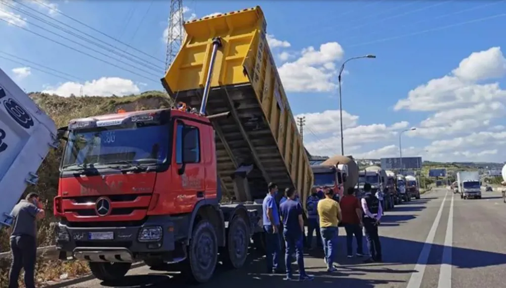 قرار من الداخلية اللبنانية: منع سير الشاحنات على الأراضي كافة خلال فترة الأعياد