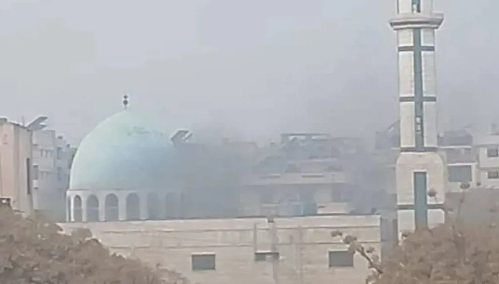 Explosion rocks Homs mosque, causing casualties - Video