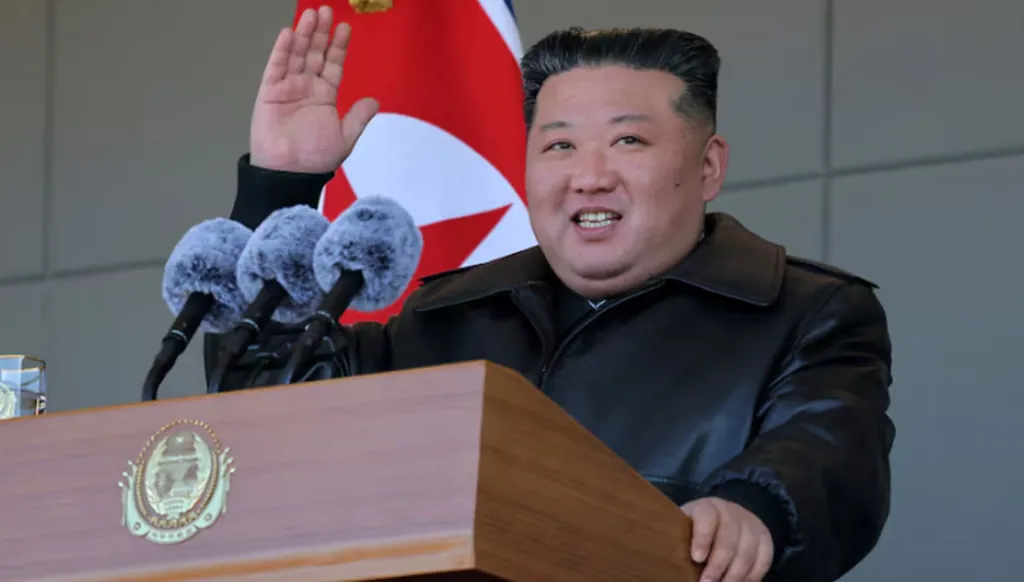 زعيم كوريا الشمالية يشجّع بناء الصوبات الزراعية... وهذا ما فعله على حدود الصين