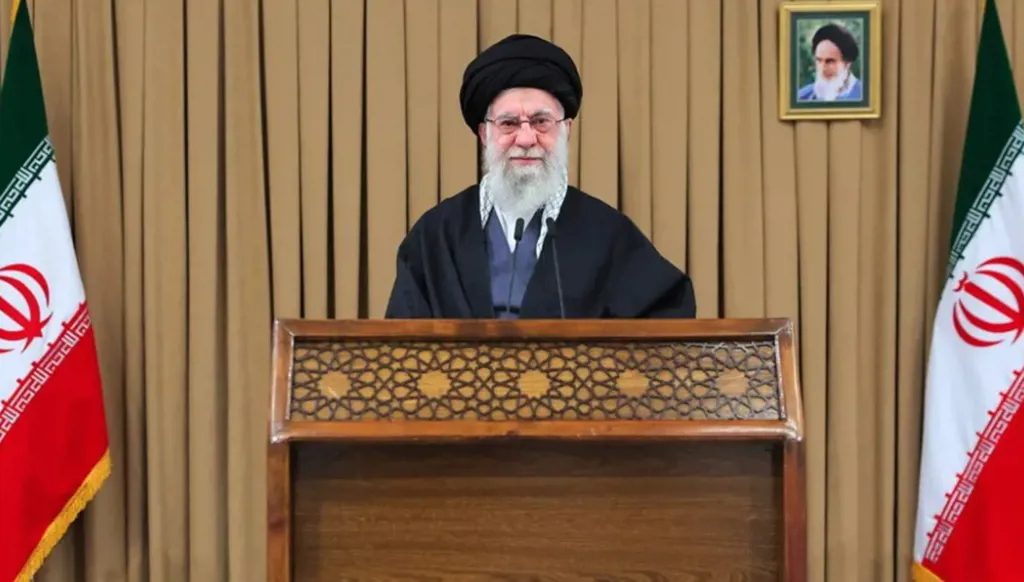 خامنئي: مطالب المتظاهرين الإيرانيين الاقتصادية محقة